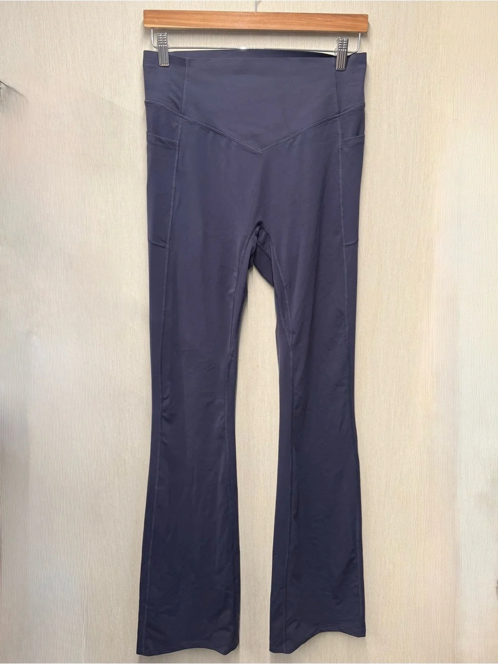 NWOT Halara UltraSculpt Navy Scrunch Butt Flare Yoga Leggings, Size L UltraTall
